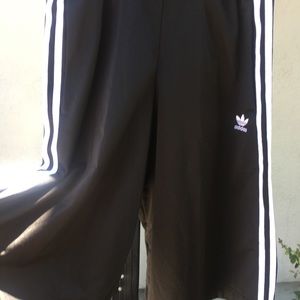 Adidas pants size s new